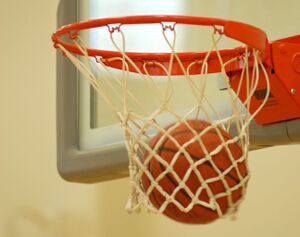 Basketball im Korb.jpg