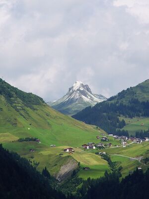 Alpen Oberlech.jpg