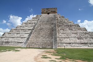 Pyramide Mayas.jpg